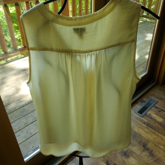 Torrid Vneck Cream‎ Sleeveless Sz. 00 (XL) Tunic - Picture 2 of 9